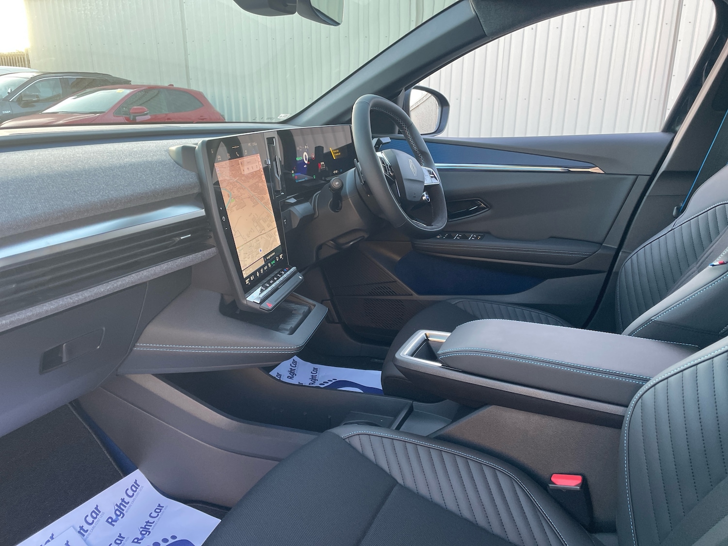 Used Renault Megane E Tech 2025 for sale - 76842216: Photo 2