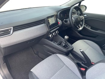 Used Renault Clio 2024 for sale - 79623309: Photo
