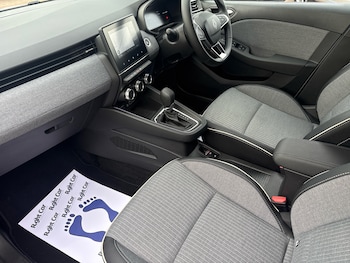 Used Renault Clio 2025 for sale - 76804233: Photo