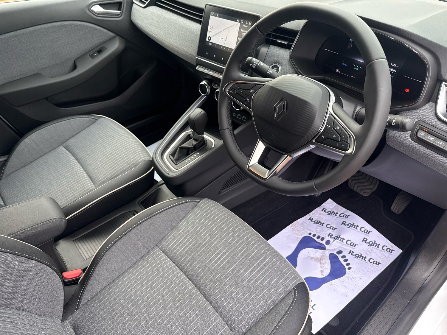 Used Renault Clio 2025 for sale - 76804233: Photo 6