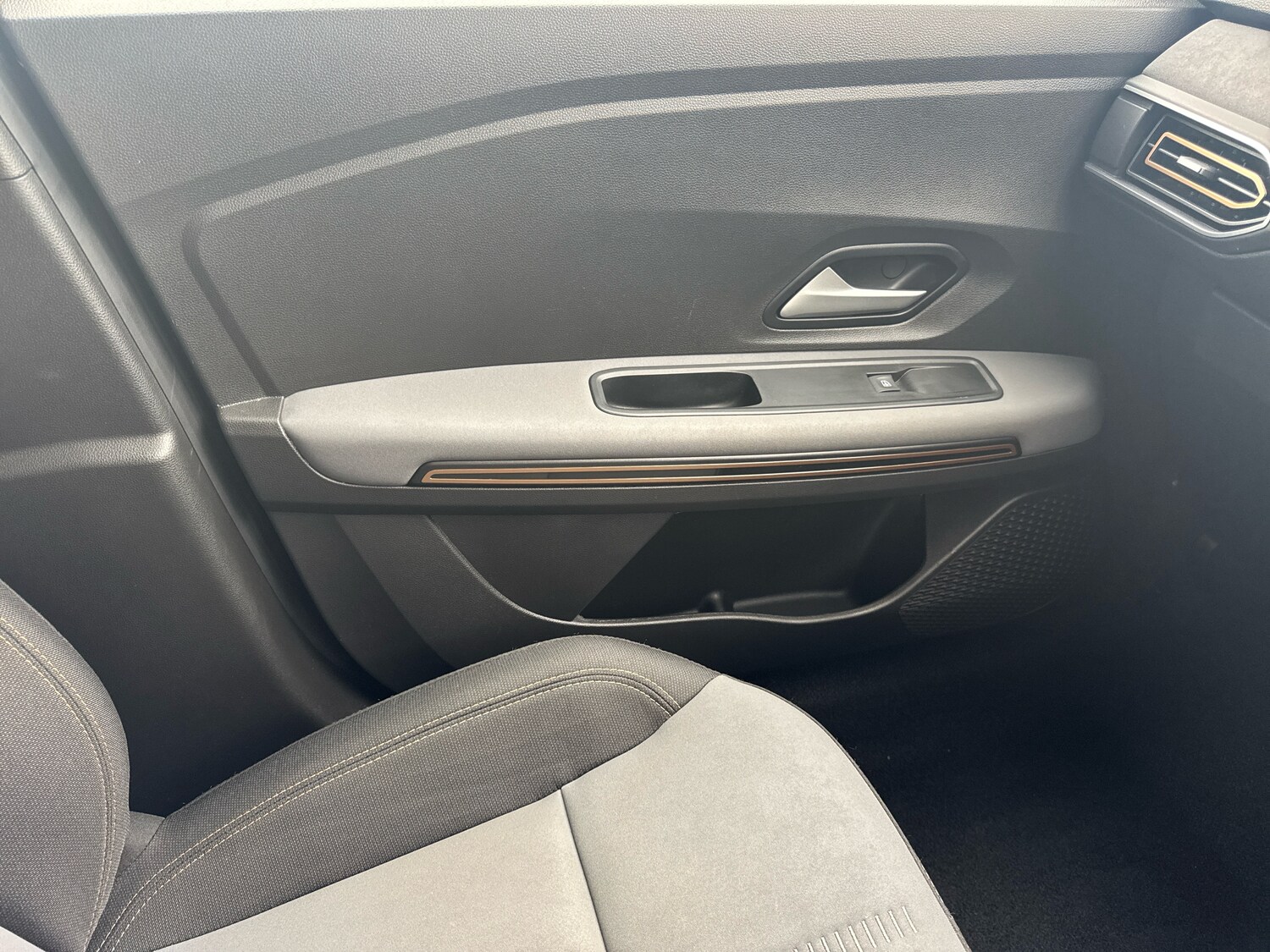 Used Dacia Sandero Stepway 2024 for sale - 77360628: Photo 11