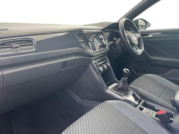Used Volkswagen T-Roc 2019 for sale - 79862578: Photo