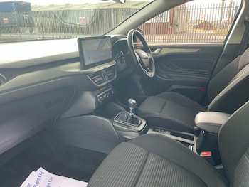 Used Ford Focus 2023 for sale - 75672311: Photo