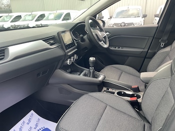 Used Renault Captur 2022 for sale - 78431821: Photo