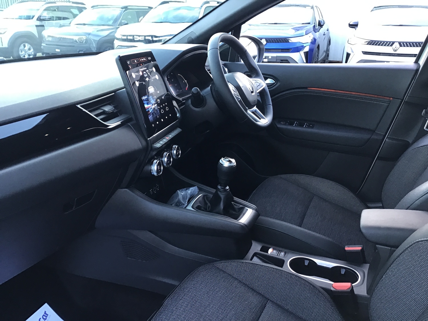 Used Renault Captur 2023 for sale - 77726219: Photo 2