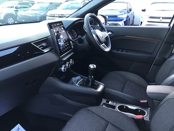 Used Renault Captur 2023 for sale - 77726219: Photo