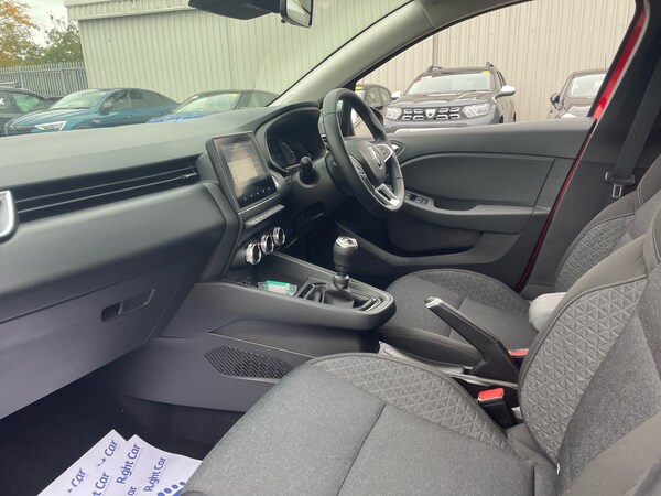 Used Renault Clio 2023 for sale - 76261809: Photo 2