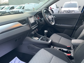 Used Renault Captur 2022 for sale - 77205786: Photo