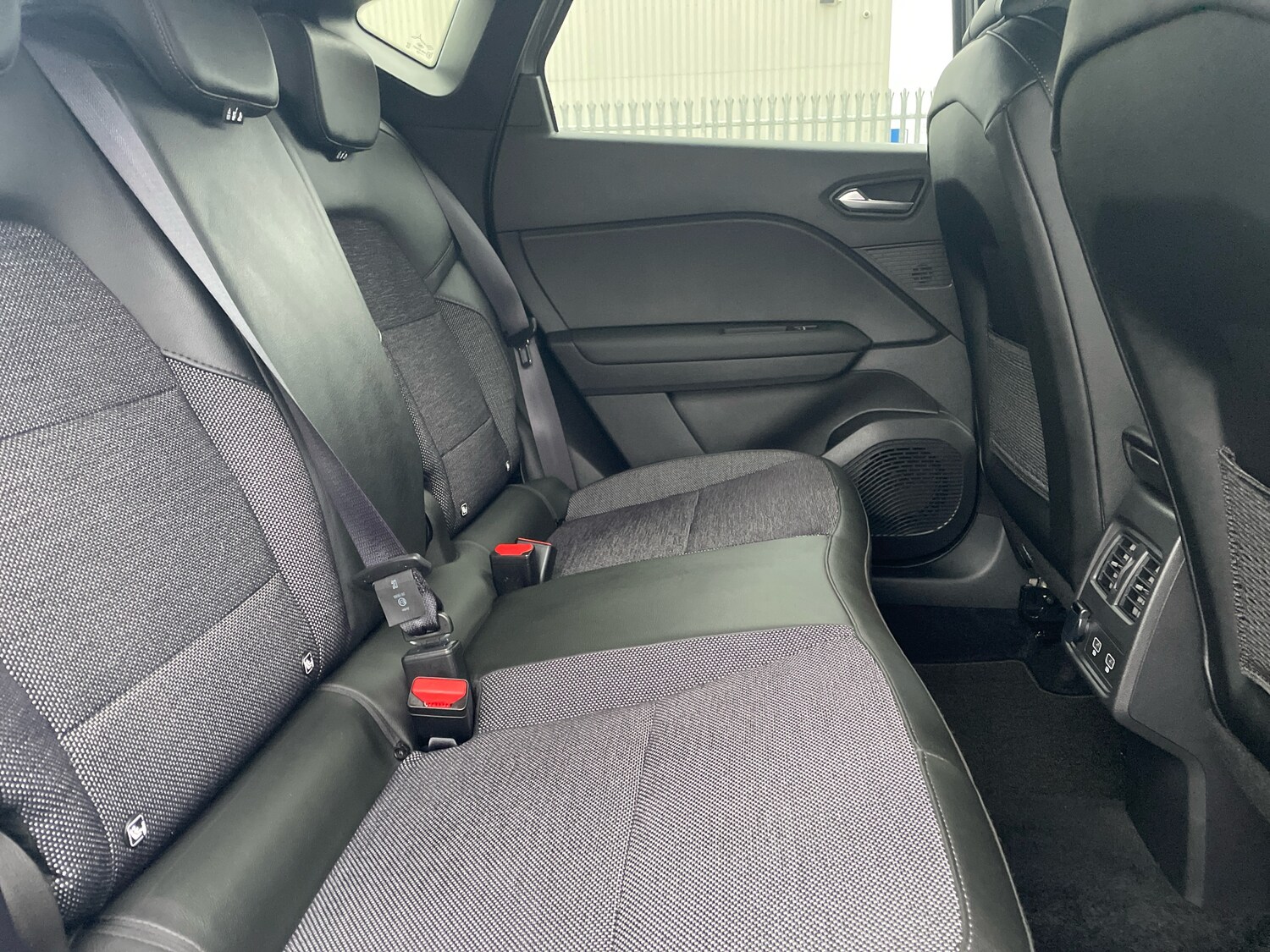 Used Renault Captur 2023 for sale - 76999545: Photo 10