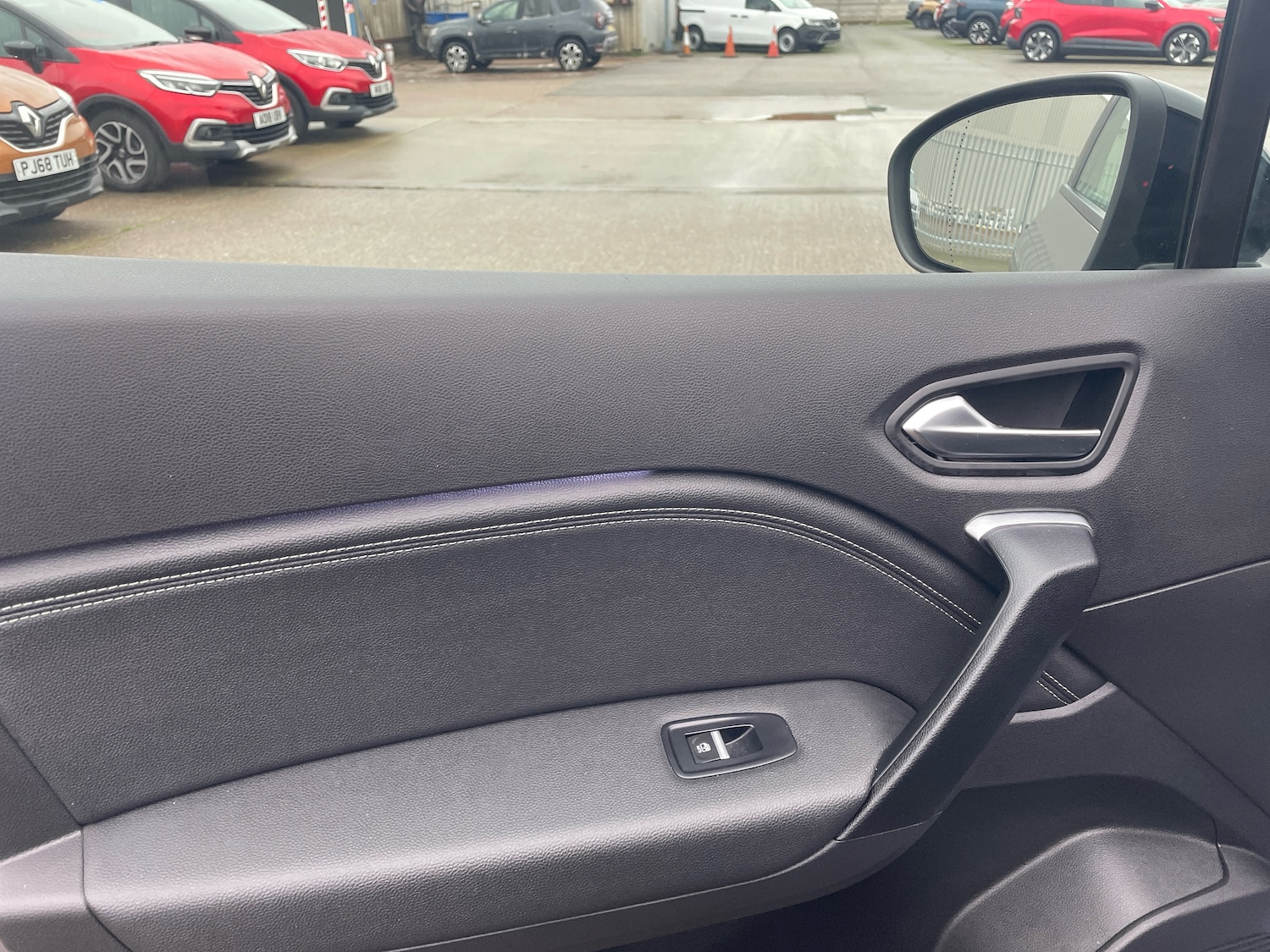 Used Renault Captur 2023 for sale - 76999545: Photo 11