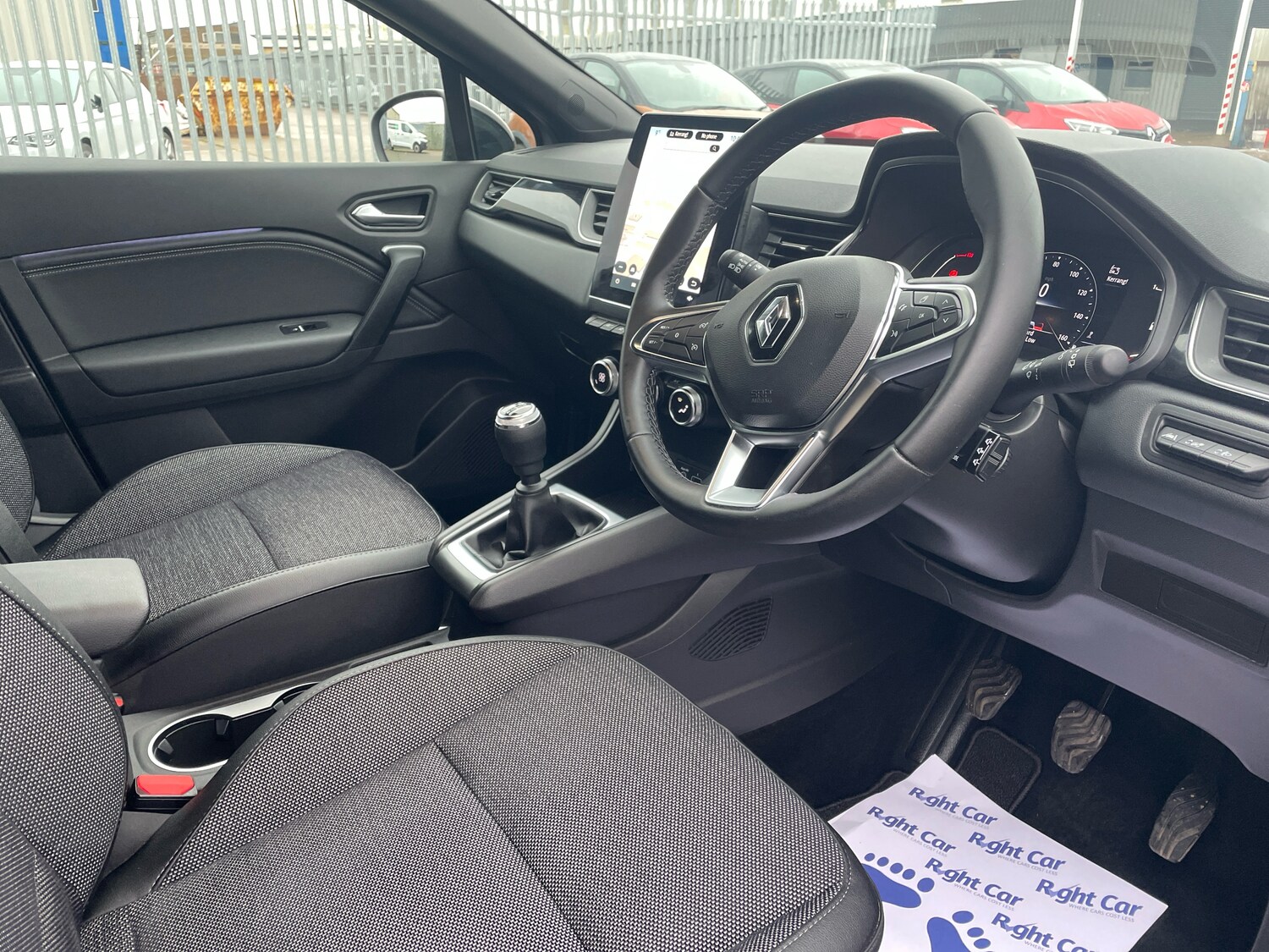 Used Renault Captur 2023 for sale - 76999545: Photo 6