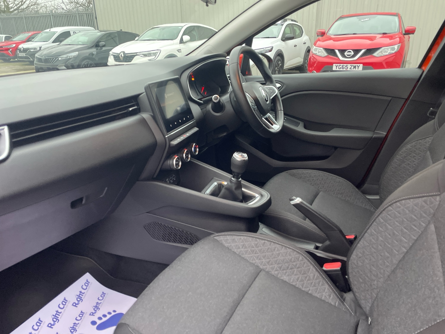 Used Renault Clio 2021 for sale - 77428267: Photo 2