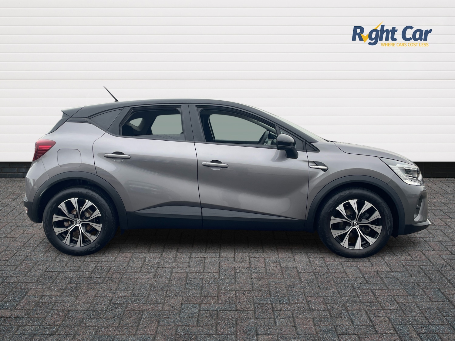 Used Renault Captur 2021 for sale - 76731665: Photo 4