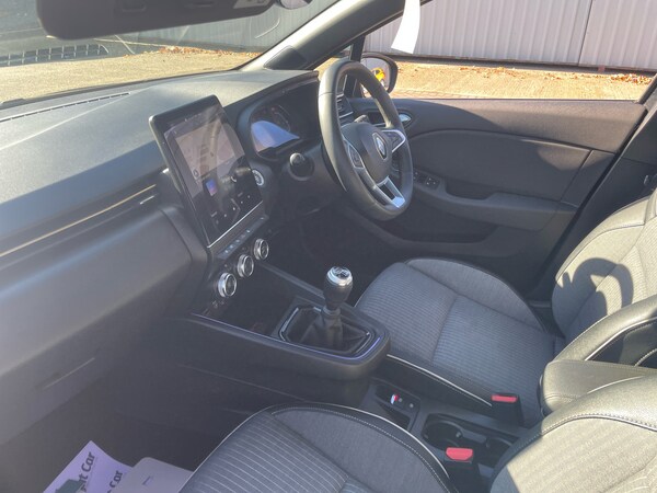 Used Renault Clio 2021 for sale - 76191220: Photo 2