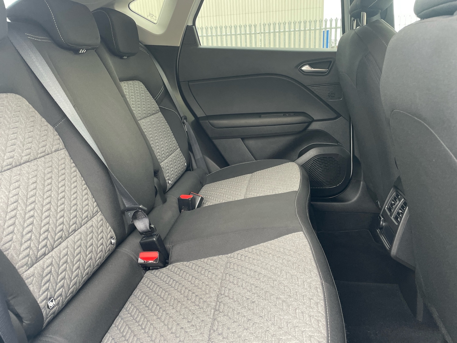 Used Renault Captur 2021 for sale - 76977943: Photo 10