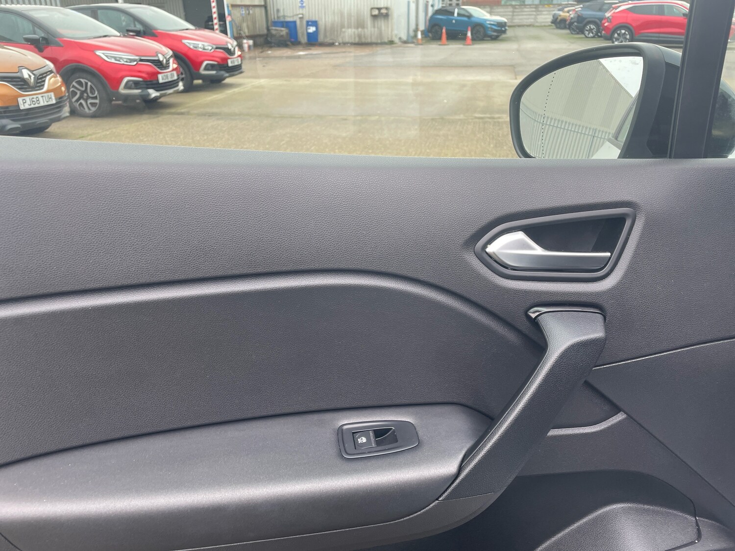 Used Renault Captur 2021 for sale - 76977943: Photo 11