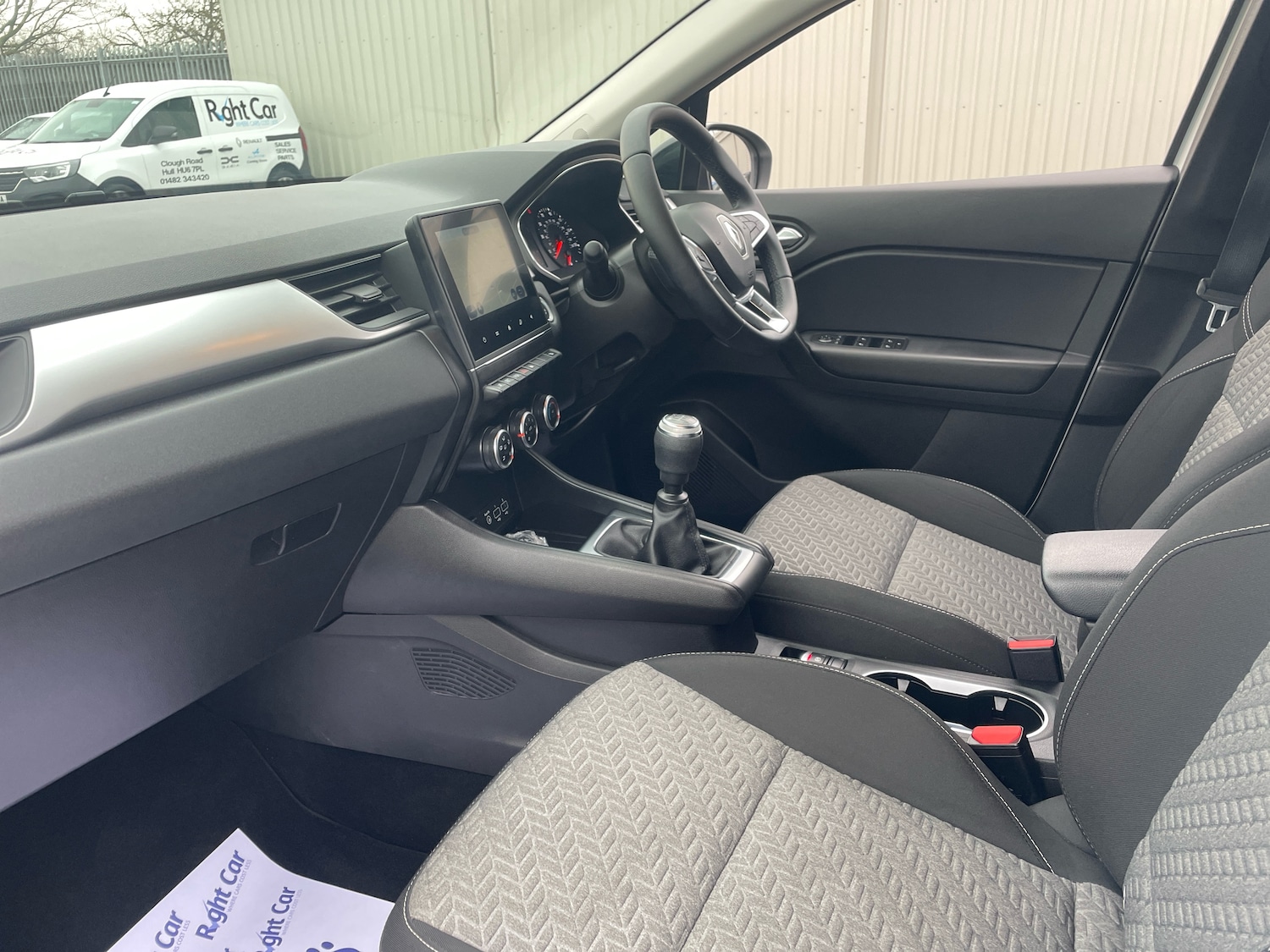 Used Renault Captur 2021 for sale - 76977943: Photo 2