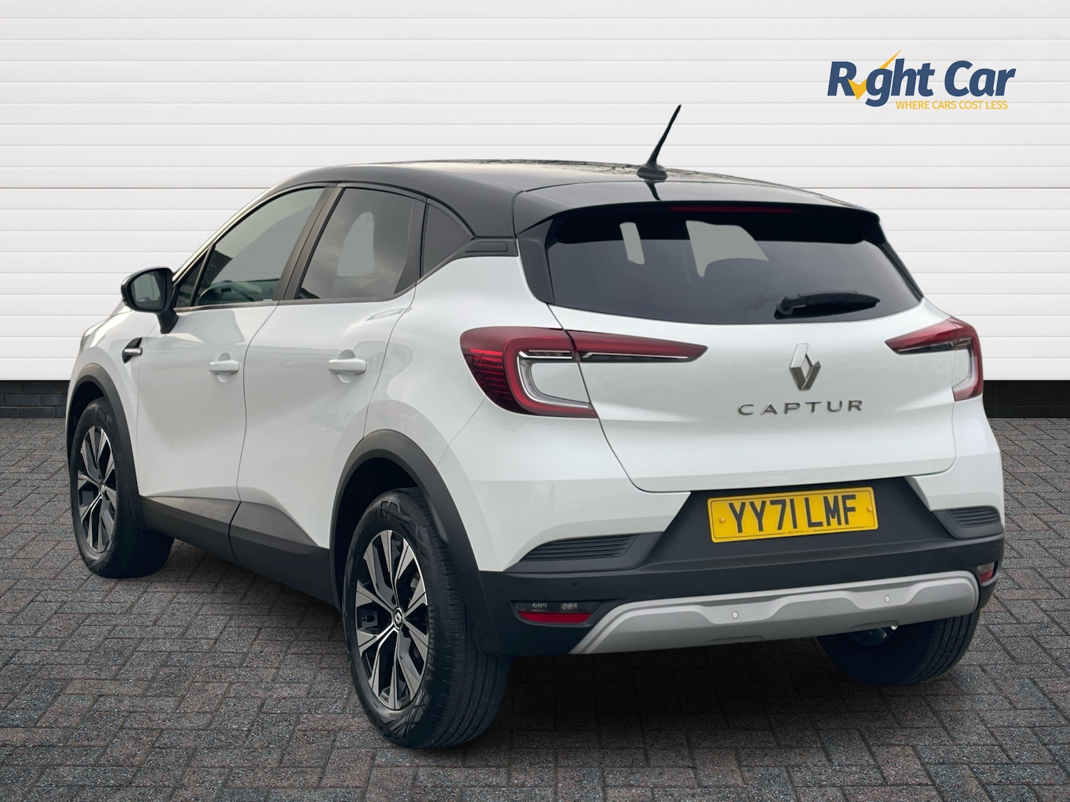 Used Renault Captur 2021 for sale - 76977943: Photo 3