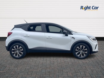 Used Renault Captur 2021 for sale - 76977943: Photo
