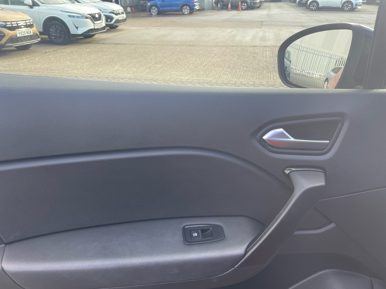 Used Renault Captur 2020 for sale - 76351138: Photo 11
