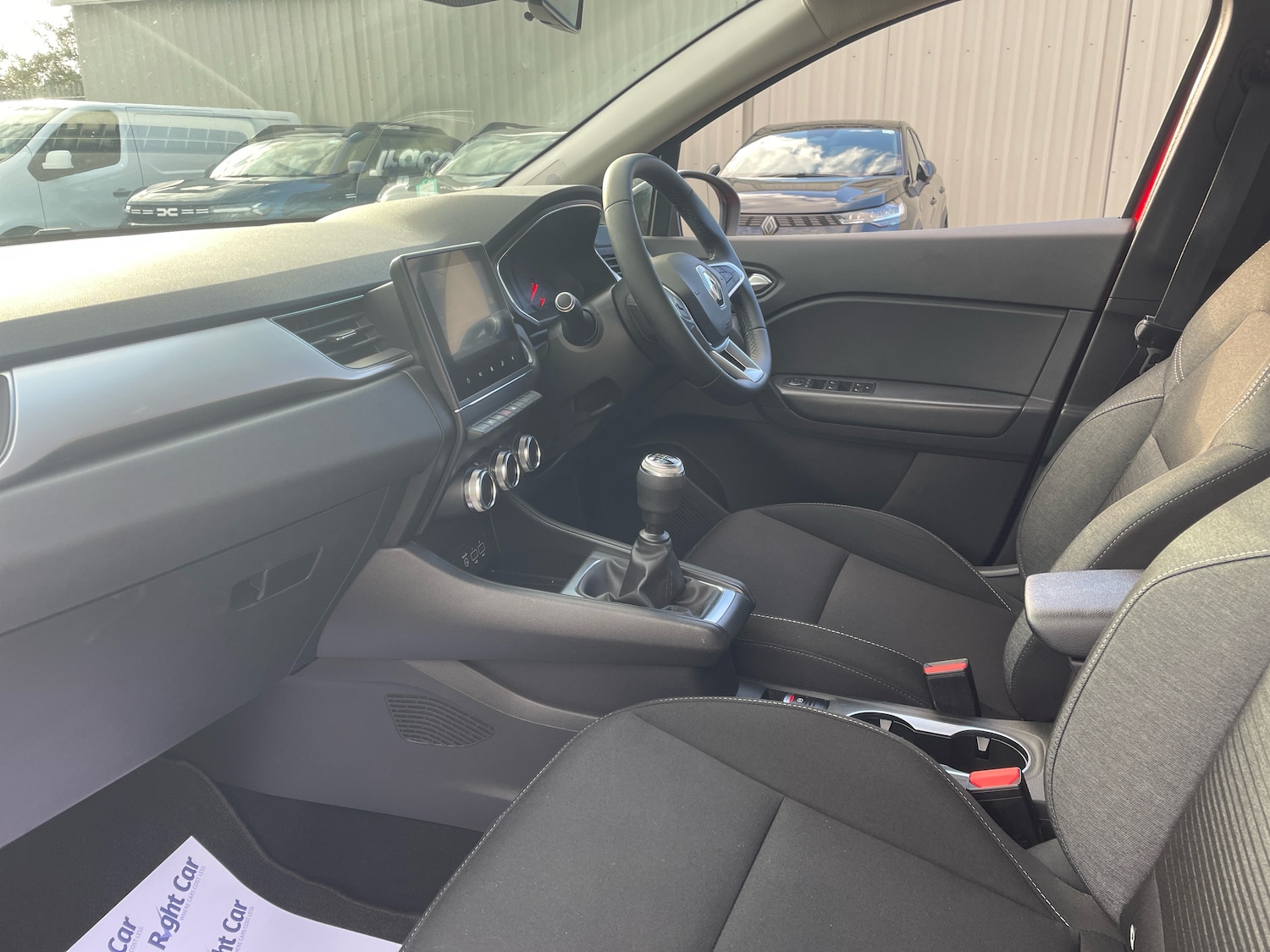 Used Renault Captur 2020 for sale - 76351138: Photo 2
