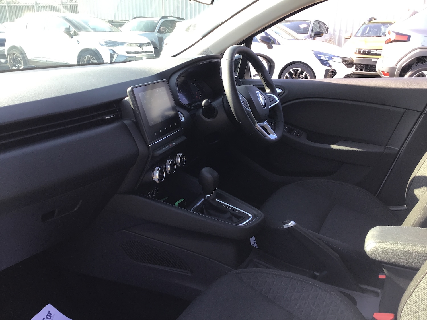 Used Renault Clio 2023 for sale - 77755761: Photo 2