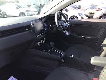 Used Renault Clio 2023 for sale - 77755761: Photo