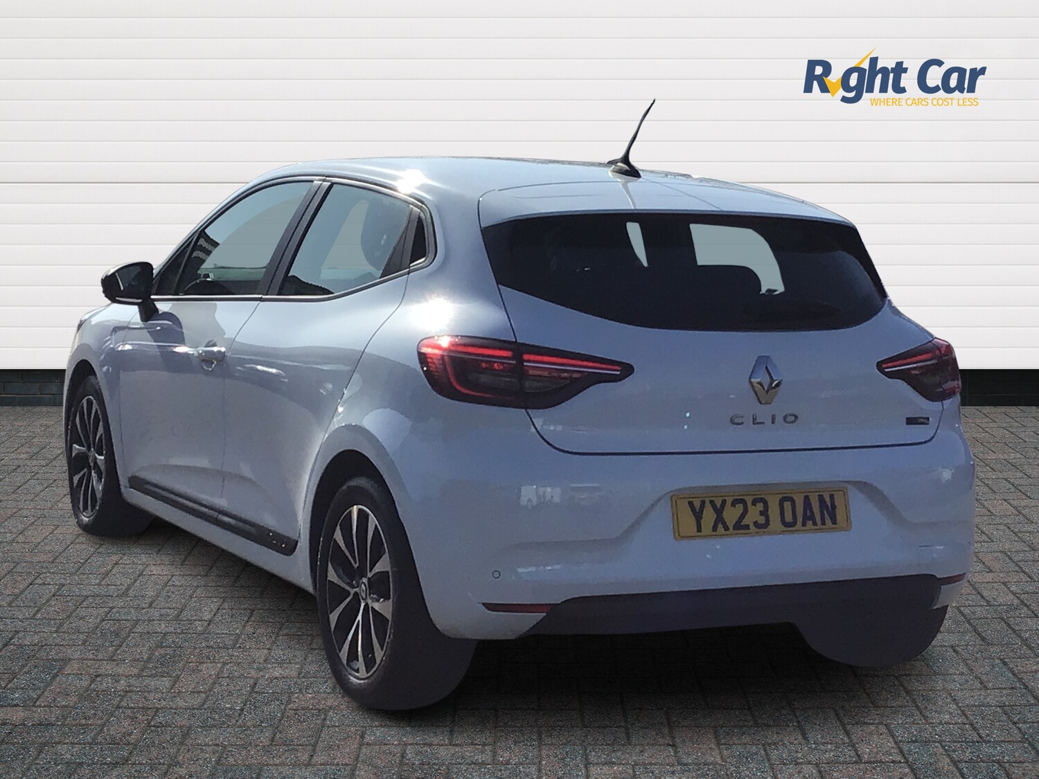 Used Renault Clio 2023 for sale - 77755761: Photo 3
