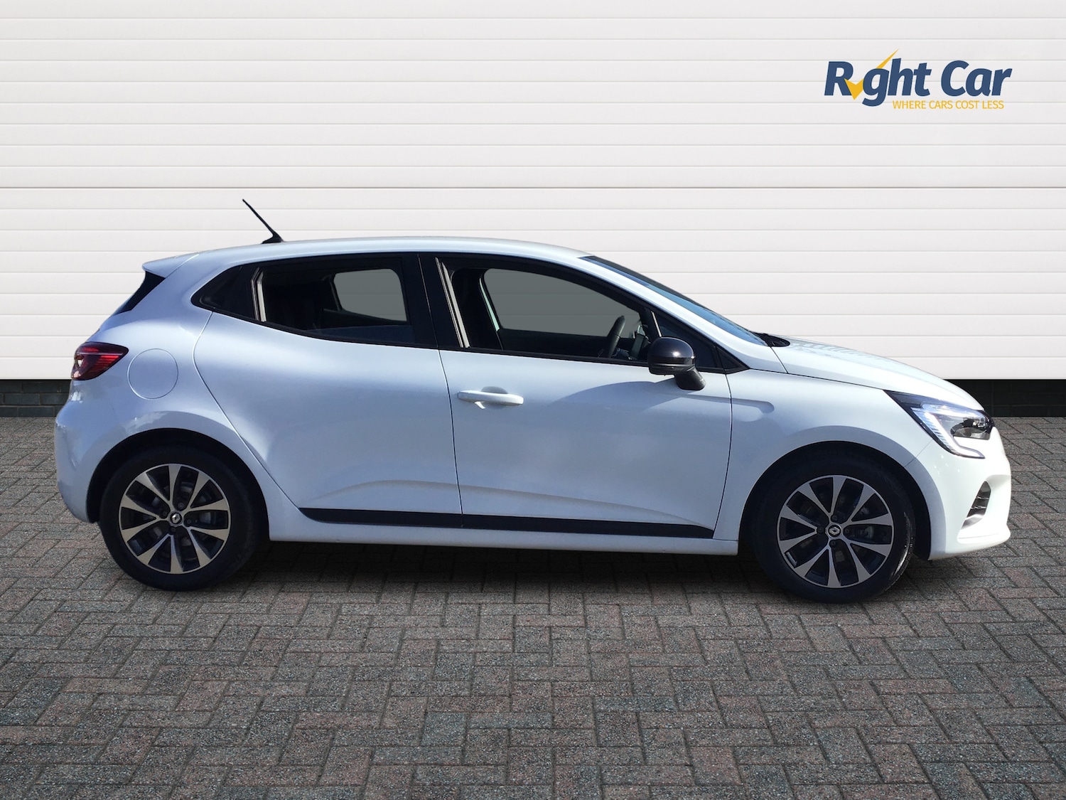 Used Renault Clio 2023 for sale - 77755761: Photo 4