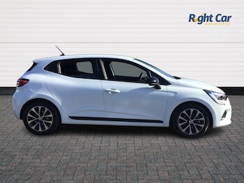 Used Renault Clio 2023 for sale - 77755761: Photo