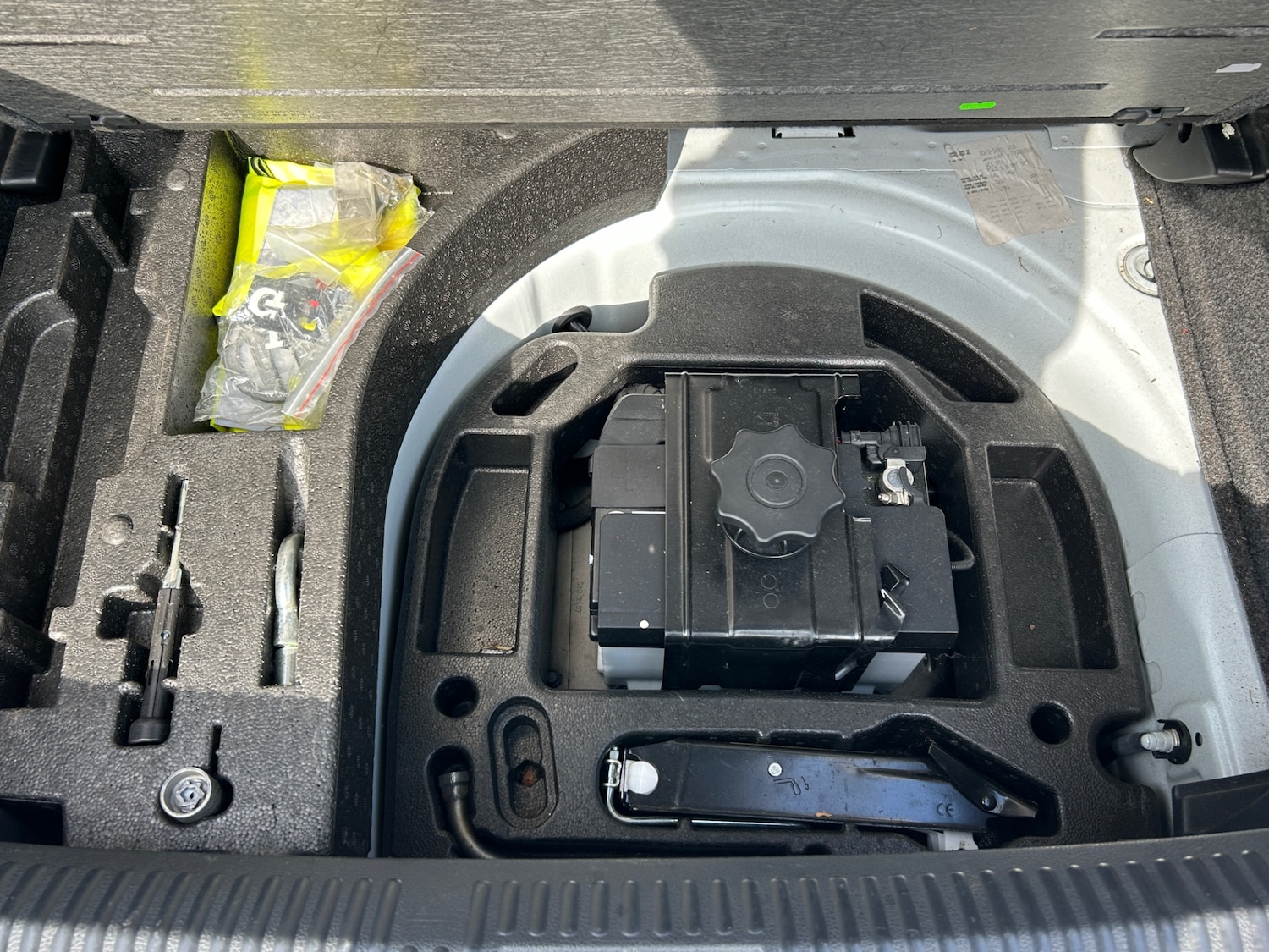 Used Volkswagen Polo 2015 for sale - 76603734: Photo 35