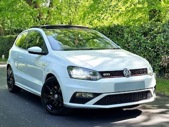 Used Volkswagen Polo 2015 for sale - 76905108: Photo