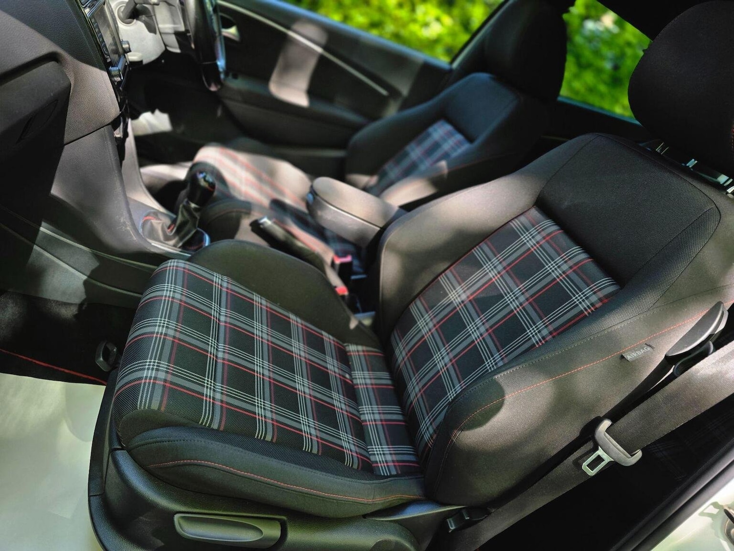 Used Volkswagen Polo 2015 for sale - 76905108: Photo 28