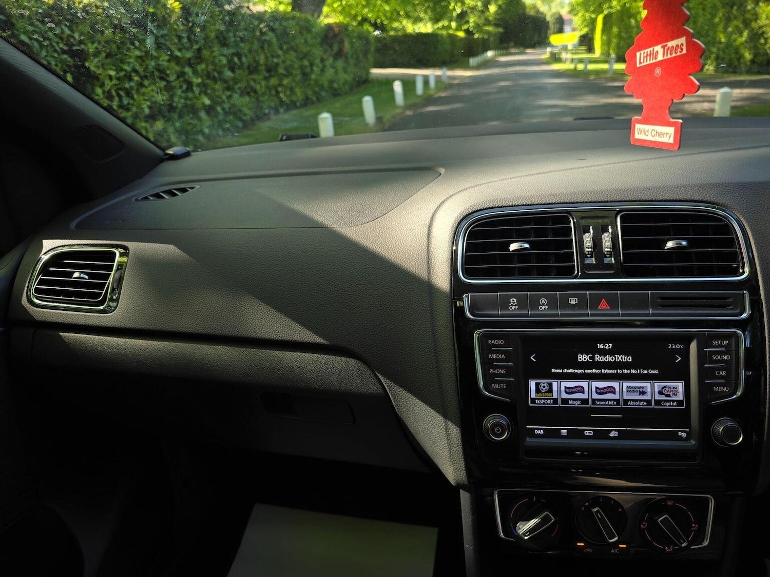 Used Volkswagen Polo 2015 for sale - 76905108: Photo 48