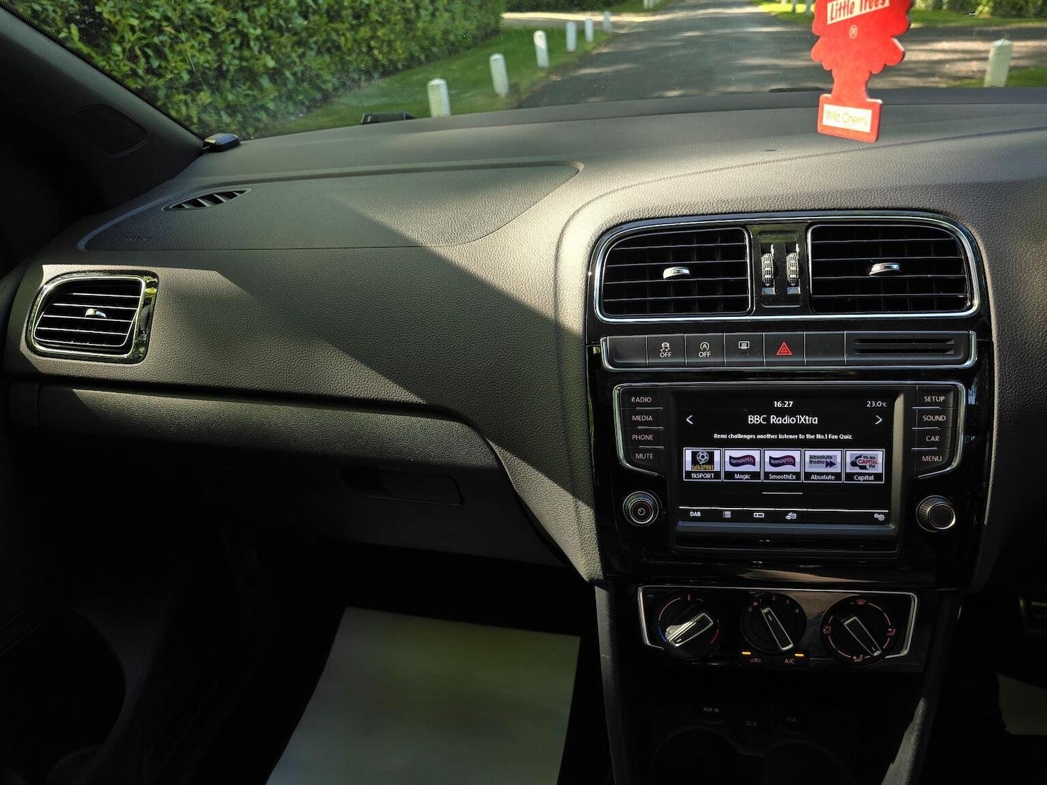 Used Volkswagen Polo 2015 for sale - 76905108: Photo 49