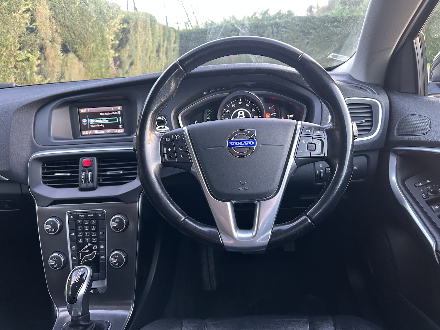 Used Volvo V40 2014 for sale - 76905111: Photo 19