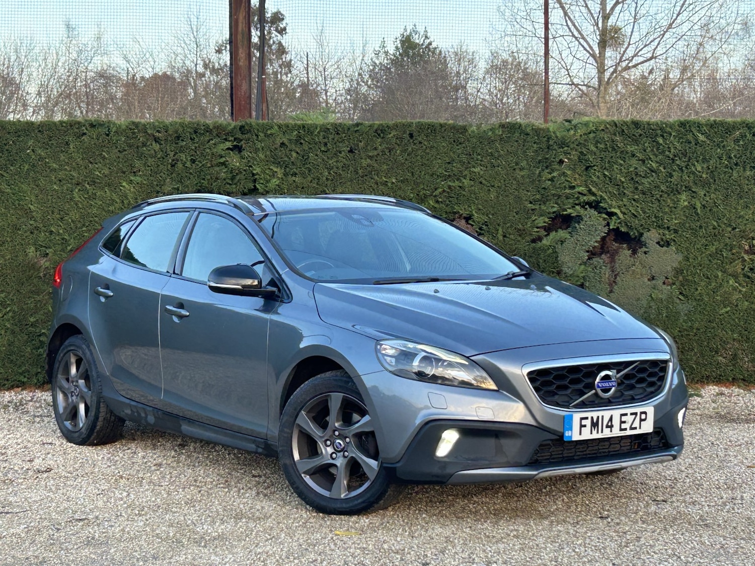 Used Volvo V40 2014 for sale - 76905111: Photo 2