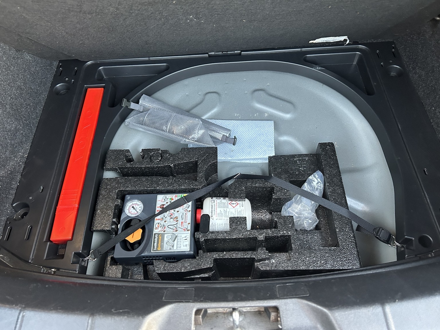 Used Volvo V40 2014 for sale - 76905111: Photo 35