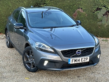 Used Volvo V40 2014 for sale - 76905111: Photo