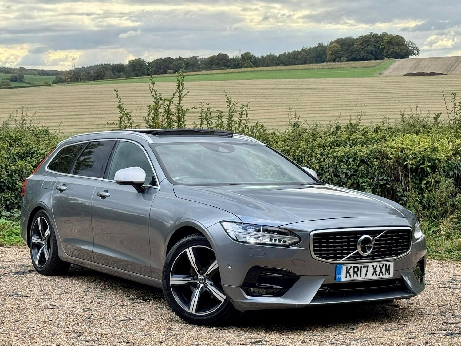 Used Volvo V90 2017 for sale - 76042891: Photo 1
