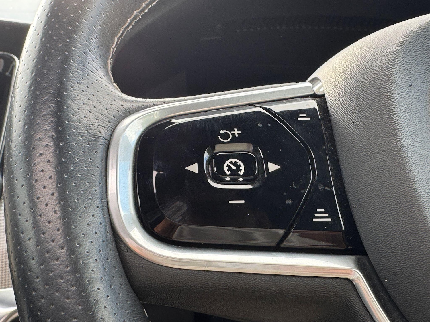 Used Volvo V90 2017 for sale - 76042891: Photo 48