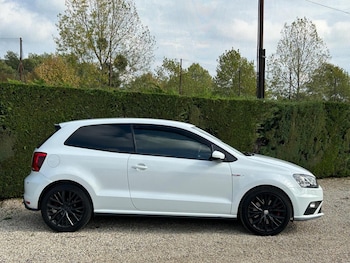 Used Volkswagen Polo 2015 for sale - 76911161: Photo