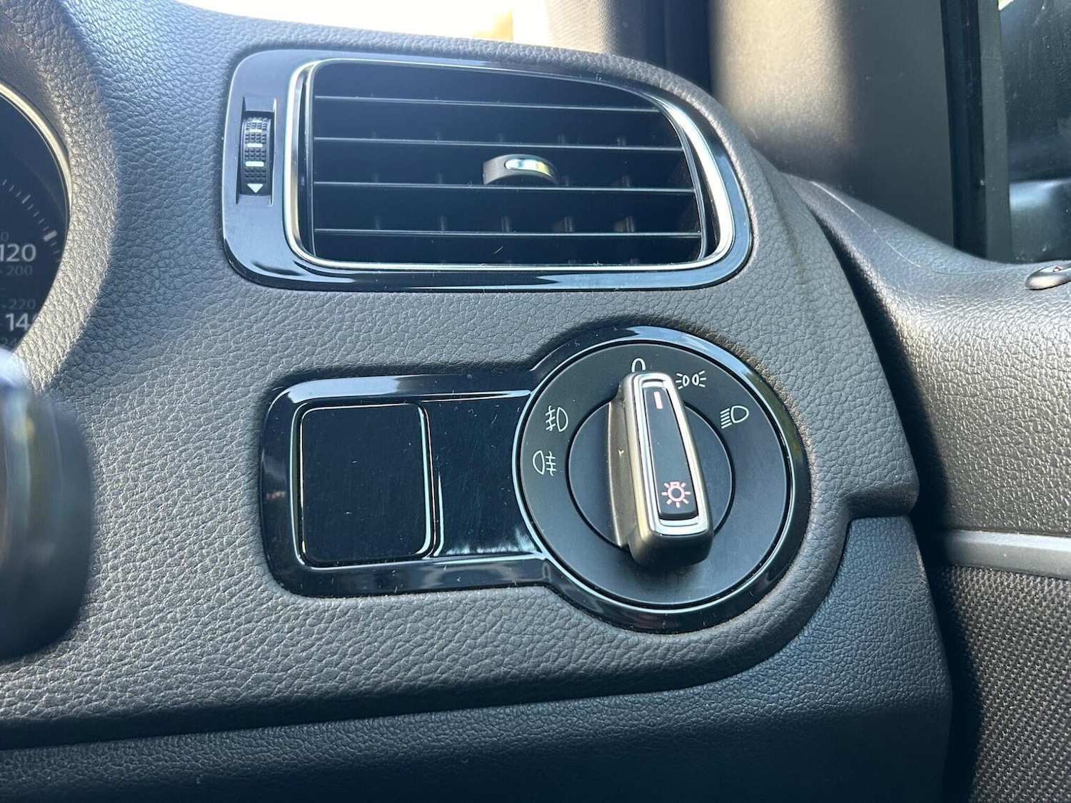 Used Volkswagen Polo 2016 for sale - 76911165: Photo 21