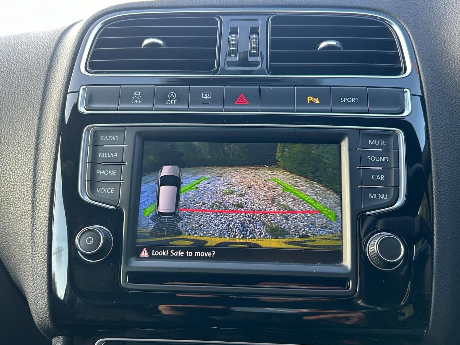 Used Volkswagen Polo 2016 for sale - 76911165: Photo 24