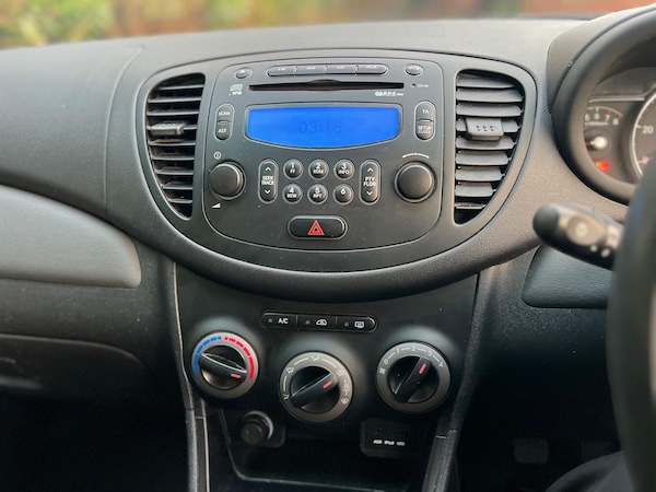 Used Hyundai i10 2014 for sale - 75646944: Photo 9