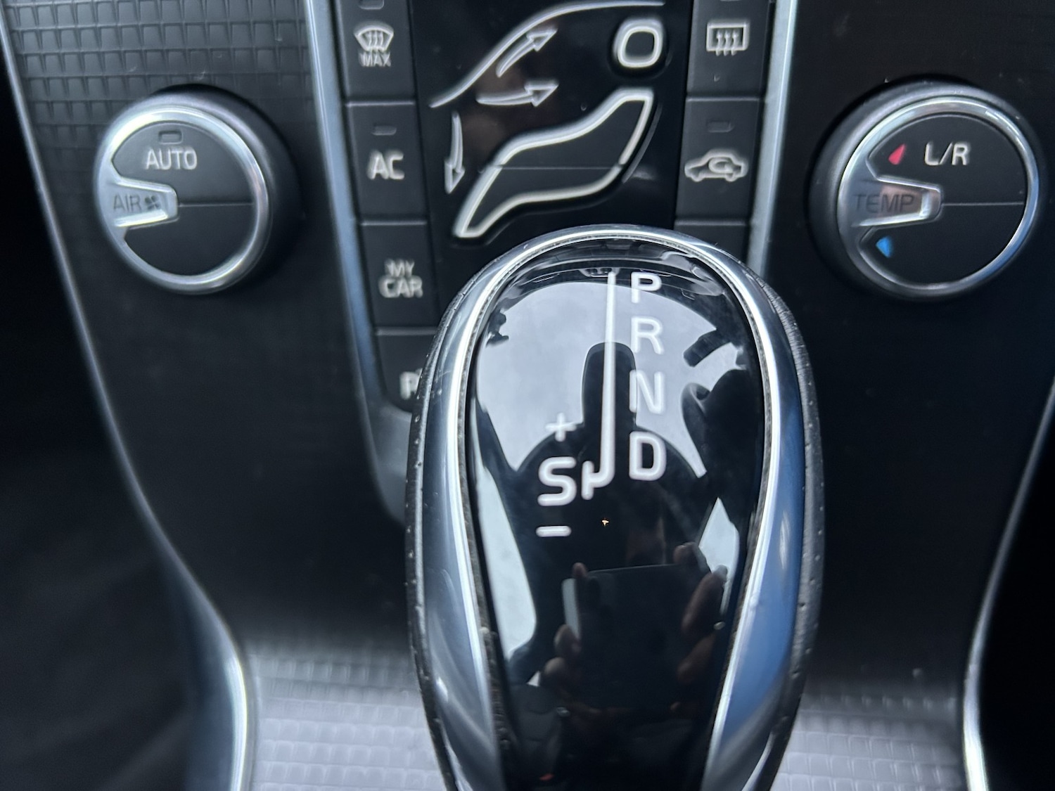 Used Volvo V40 2017 for sale - 77508477: Photo 23