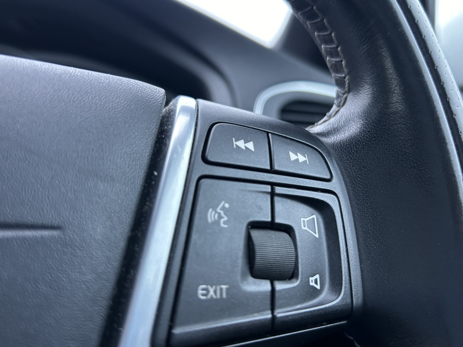 Used Volvo V40 2017 for sale - 77508477: Photo 29