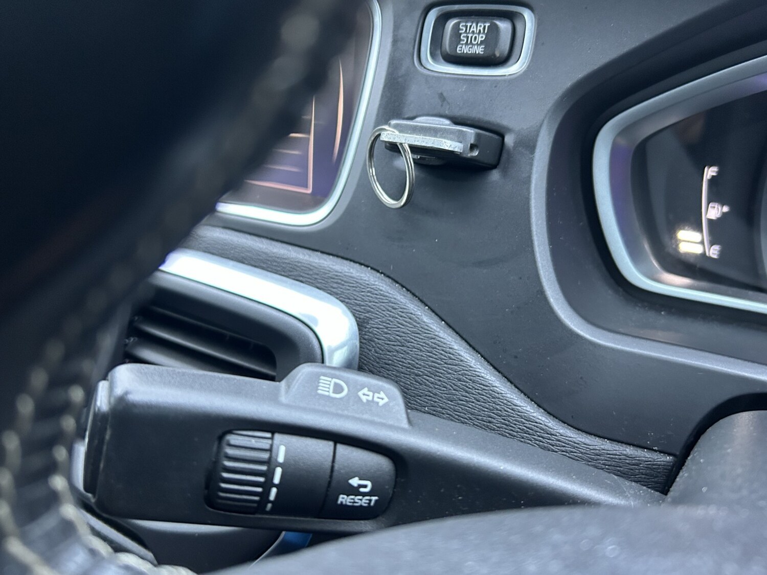 Used Volvo V40 2017 for sale - 77508477: Photo 31