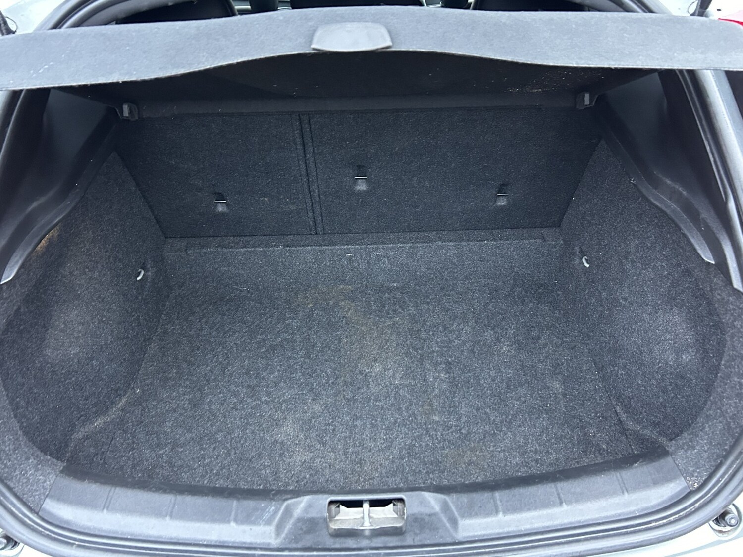 Used Volvo V40 2017 for sale - 77508477: Photo 35