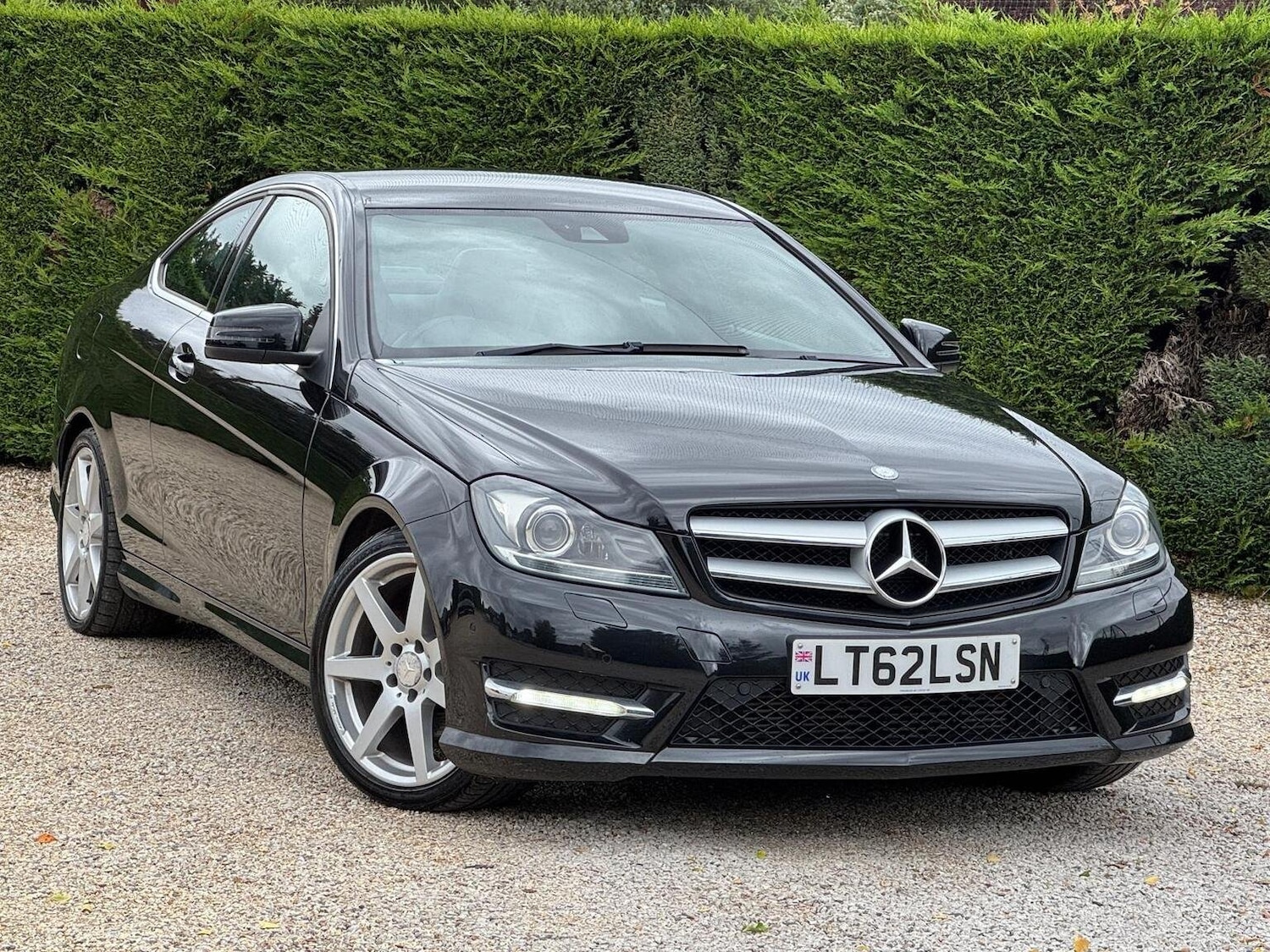 Used Mercedes-Benz C Class 2012 for sale - 76905107: Photo 2